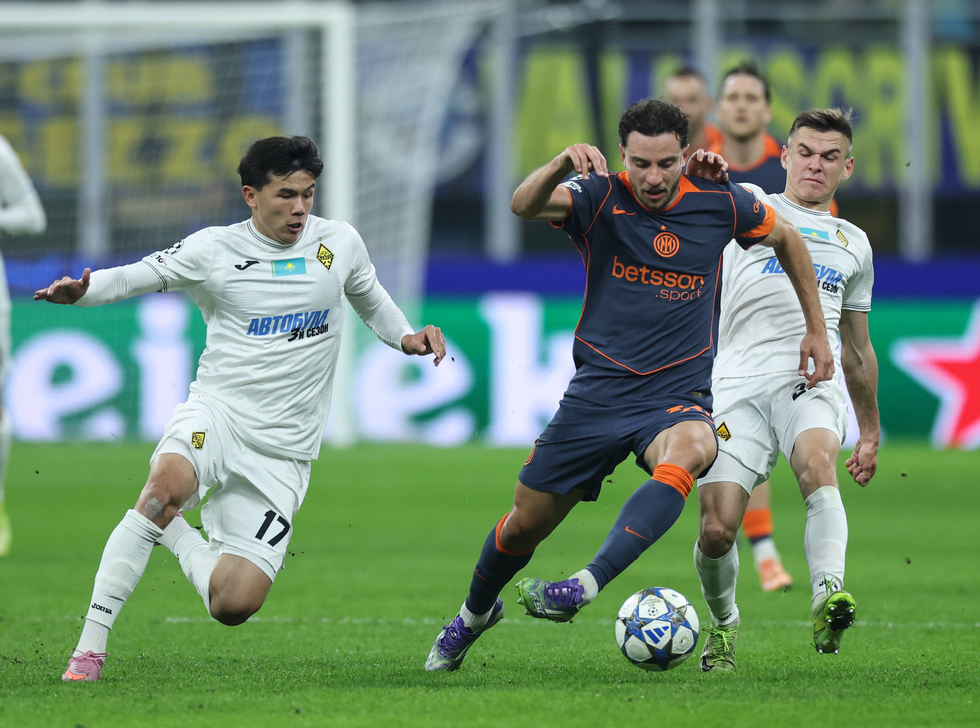 （体育）足球——欧冠：国际米兰胜阿拉木图凯拉特