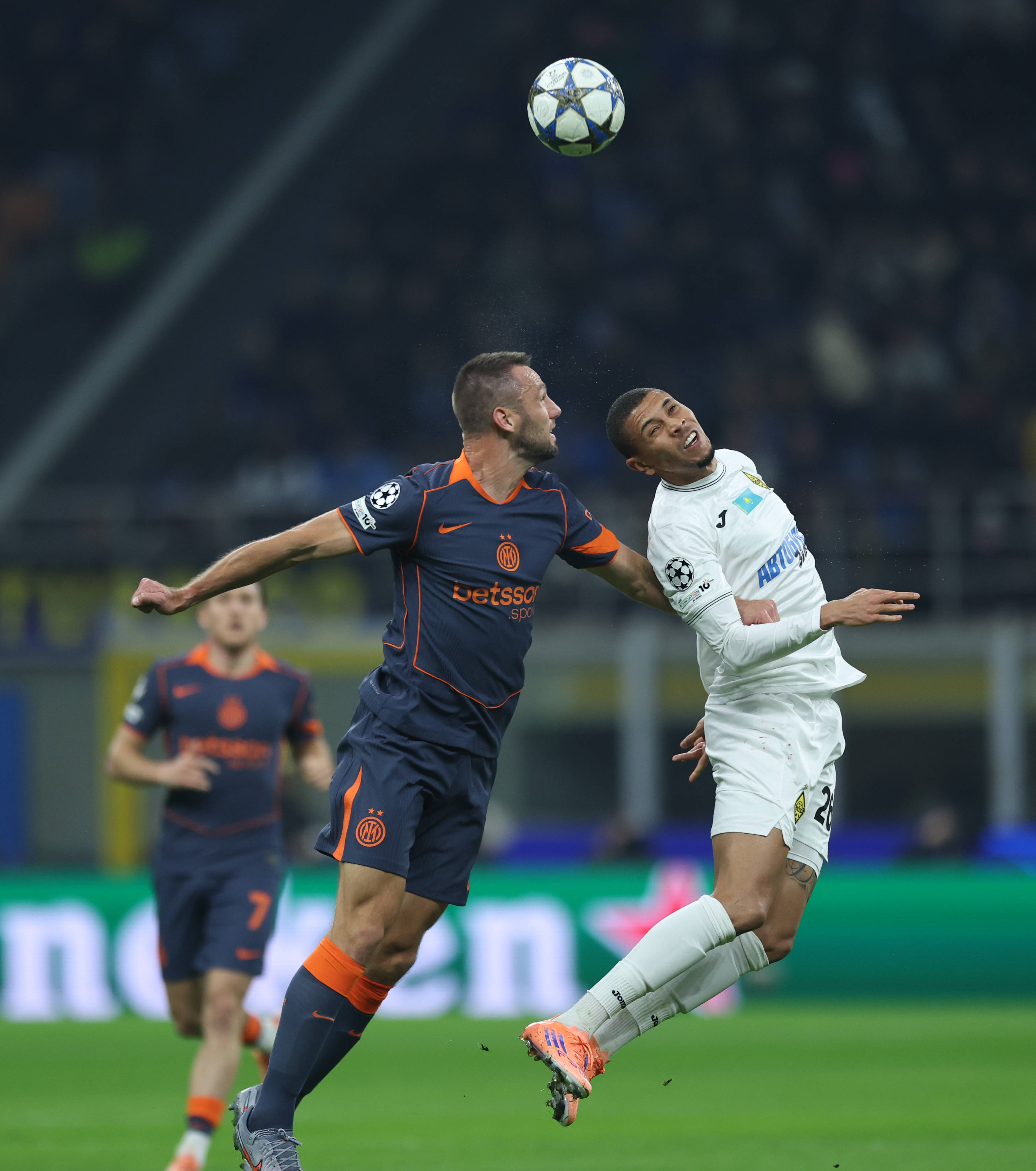 （体育）足球——欧冠：国际米兰胜阿拉木图凯拉特