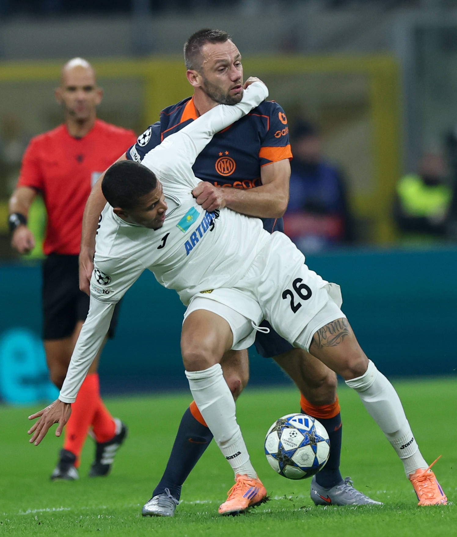 （体育）足球——欧冠：国际米兰胜阿拉木图凯拉特