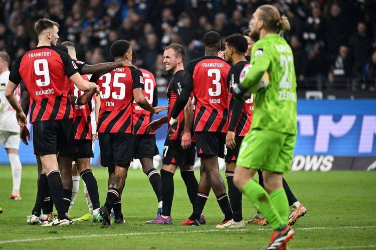 欧冠焦点战：巴萨VS法兰克福战术解析与赛果预测